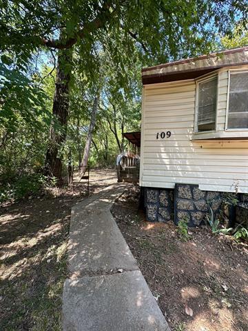 Building Photo - 109 E Prospect St