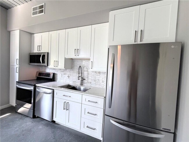 Building Photo - 620 Glen Iris Dr NE