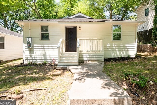 Building Photo - 452 Paines Ave NW