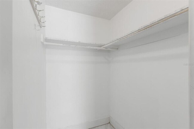 Building Photo - 7114 Parrot Dr