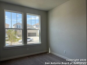 Building Photo - 760 Ft Leonard