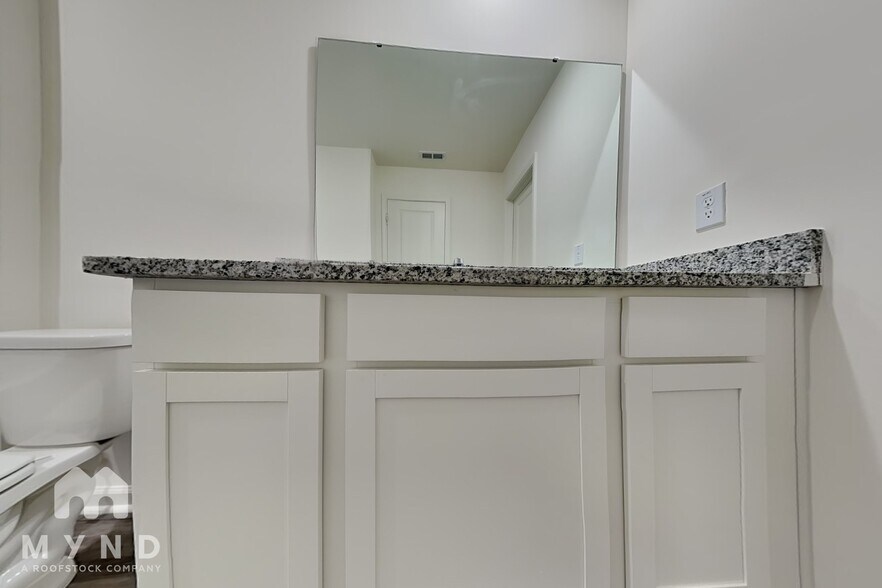 Building Photo - 3003 Fulong Dr