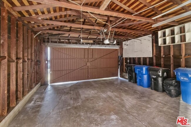 Building Photo - 920 Carrillo Dr
