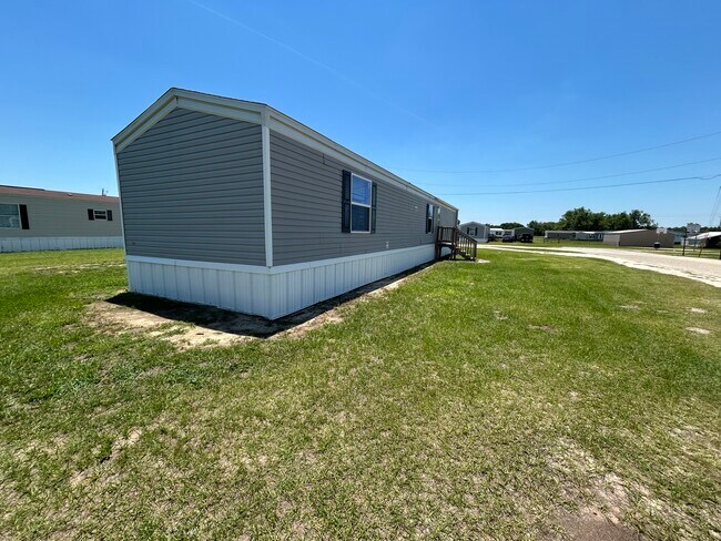 Building Photo - 1524 Thomas Dr