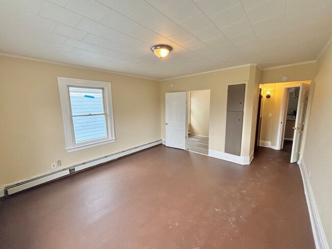 Building Photo - 133 Augustine St