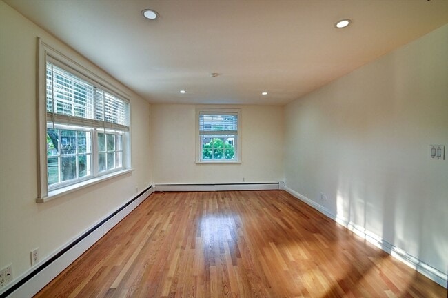 Building Photo - 3 Tara Dr