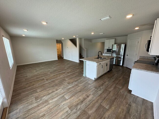 Building Photo - Pensacola/Beulah - Bridlewood - 5 bedroom,...