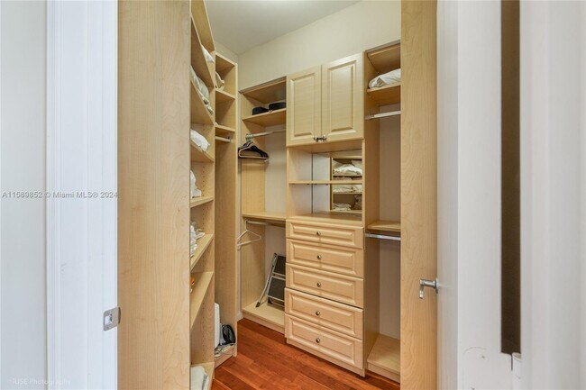 Building Photo - 19400 Turnberry Way