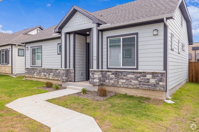 Building Photo - Avilla Railhead