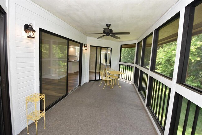 Building Photo - 4 Southbury Ct