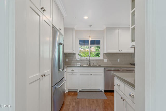 Building Photo - 322 N Mayflower Ave