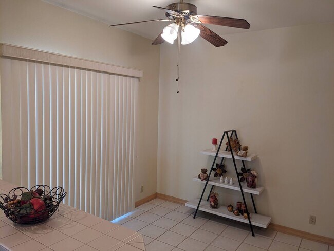 Building Photo - Westside Residence Near Kissing Camels & G...