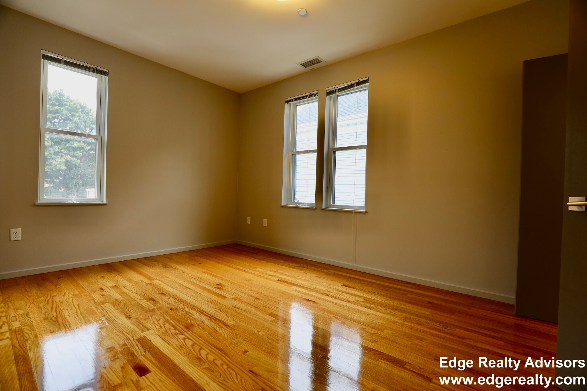 Building Photo - 24 Greylock Rd