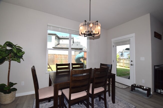 Building Photo - 1690 S Quartz Dr