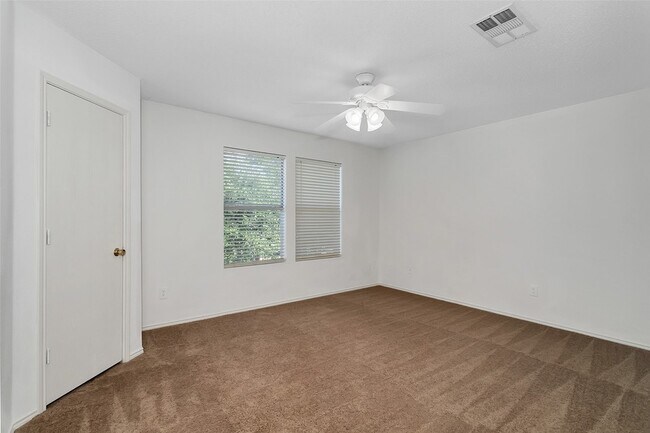 Building Photo - 5224 Royal Burgess Dr