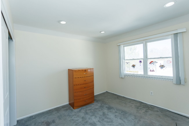 Building Photo - 599 Wilson Ave