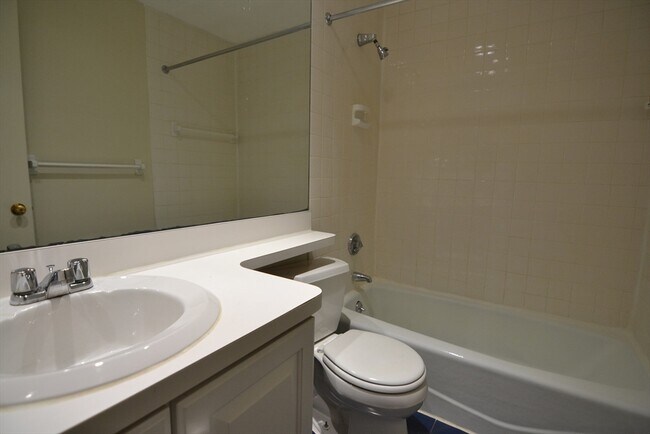 Building Photo - 67 St Germain St