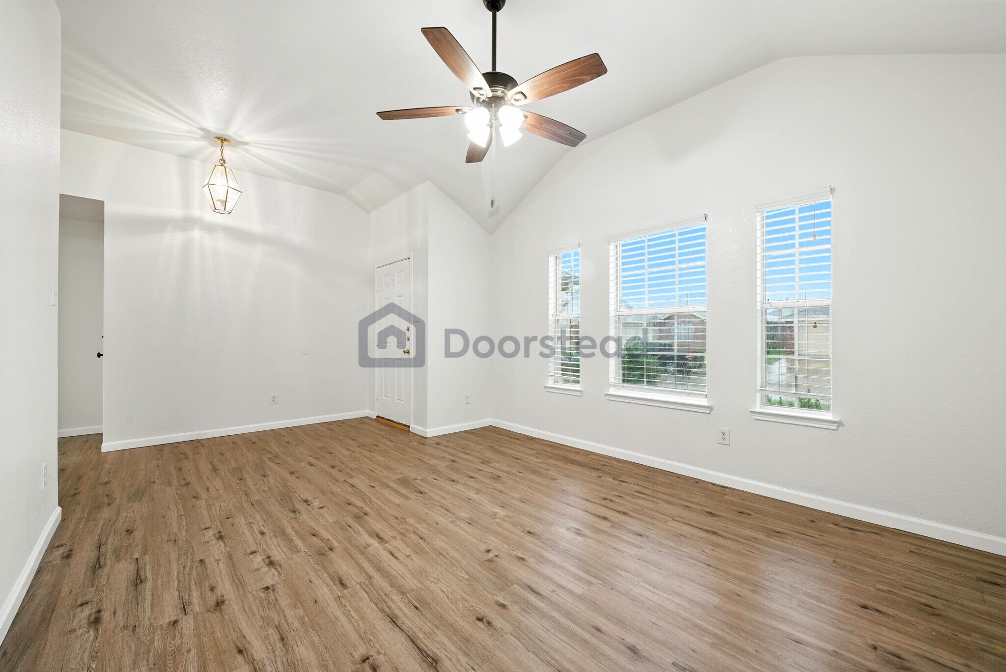 Building Photo - 523 Elk Run Dr