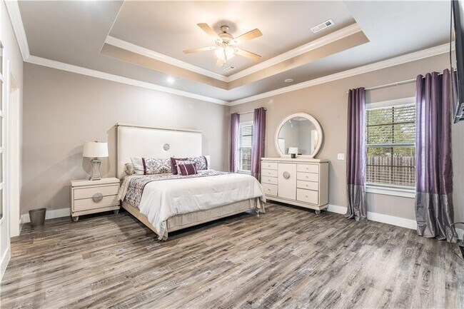 Building Photo - 1805 Woodhause Cir