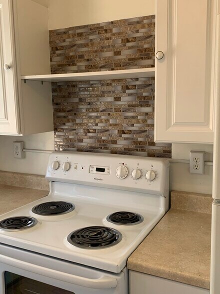 Building Photo - 1623 Thelma Ln