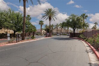 Building Photo - 3400 Cabana Dr
