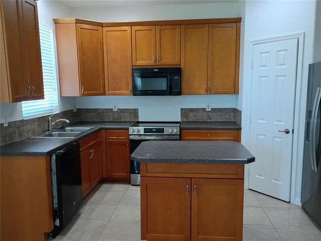 Building Photo - 3549 Maple Ridge Loop