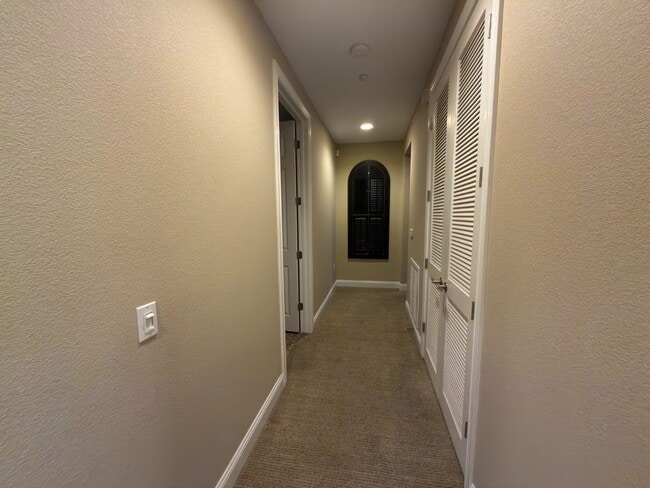Building Photo - Modern 2BR/2BA Condo in Willow Glen Place Near Downtown San Jose. 2 Secured Parking Spots. Underg...