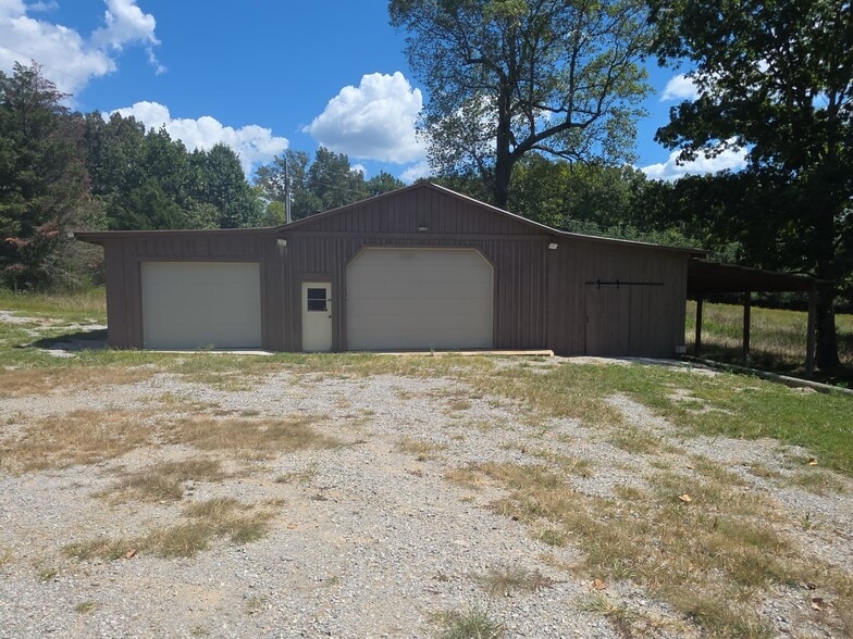 Building Photo - 139 Moore Rd