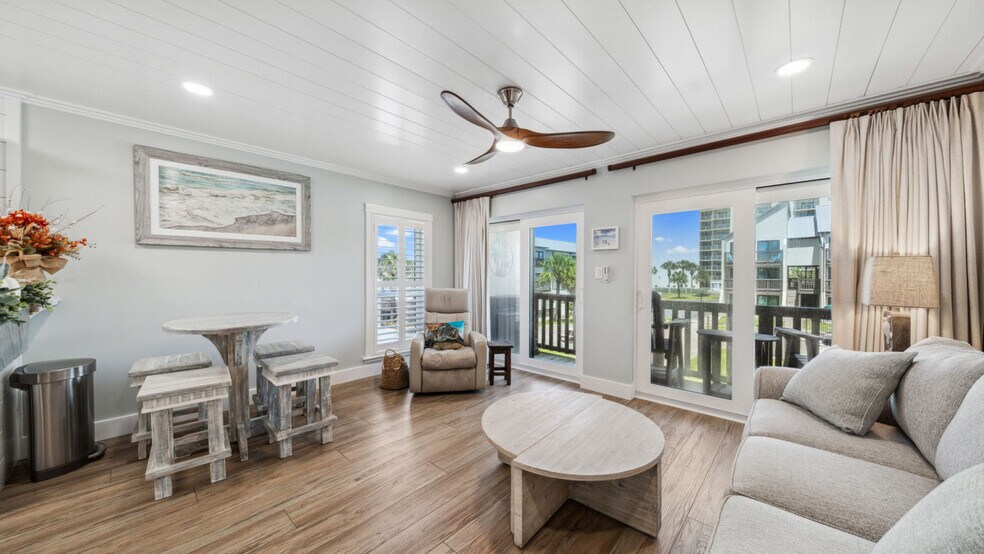 Building Photo - 5717 Thomas Dr