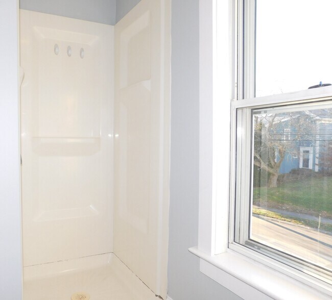 Building Photo - 104 Harvard St