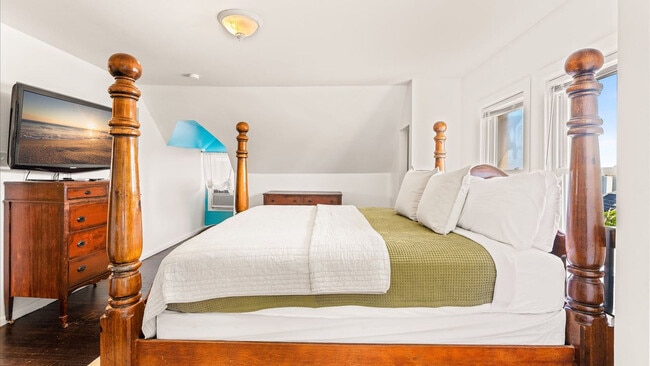 Building Photo - 27 S Oakland Ave