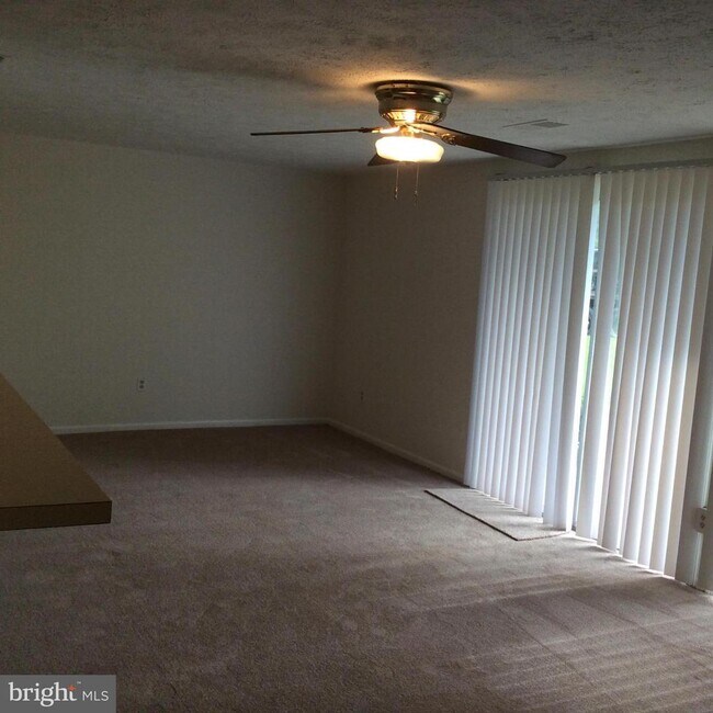 Building Photo - 17050 Capri Ln