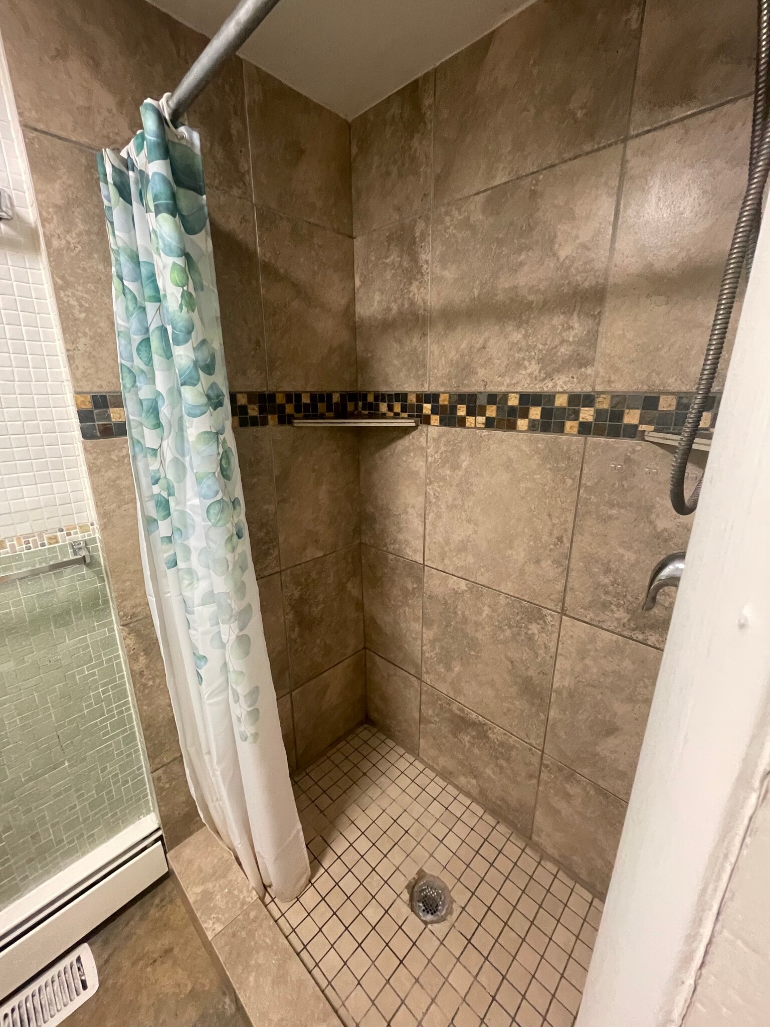 Building Photo - 523 Breckenridge St