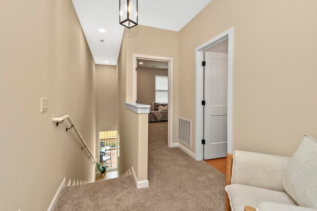 Primary Photo - 1220 E Pacific St