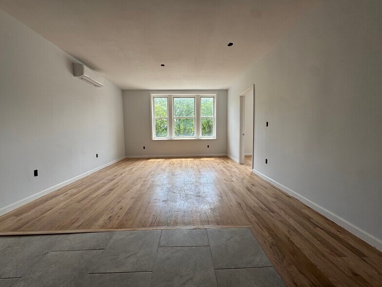 122 Stevens Ave 3 - 130 Stevens Ave