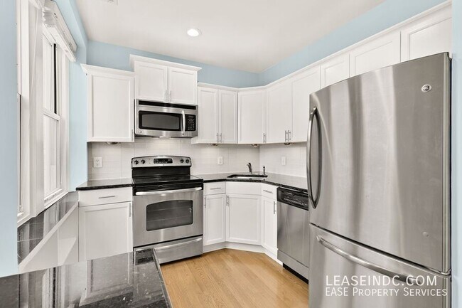 Building Photo - 1916 17th St NW