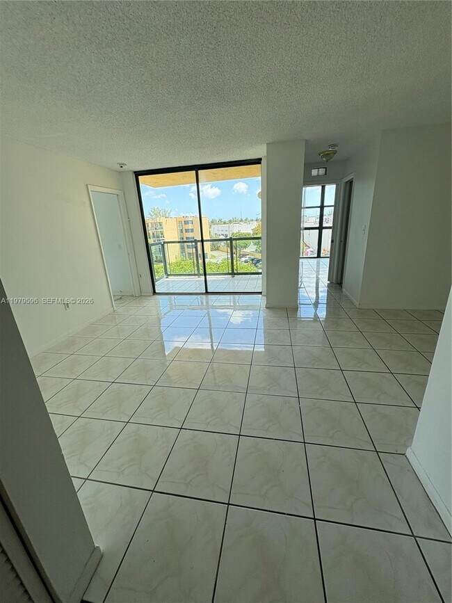 Building Photo - 11800 SW 18th St