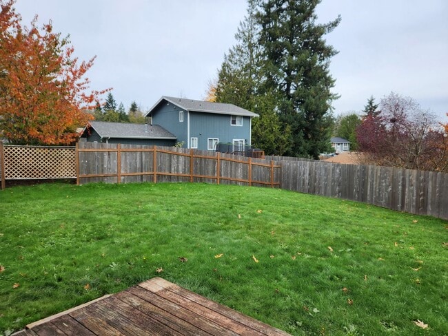 Building Photo - 3 Bedroom Rambler