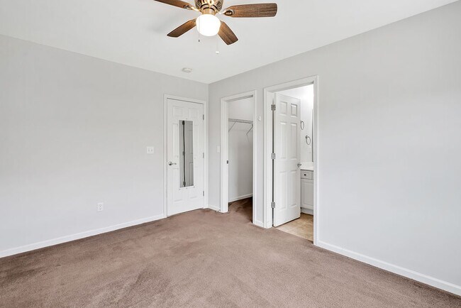 Building Photo - 1604 Royal Pine Ct