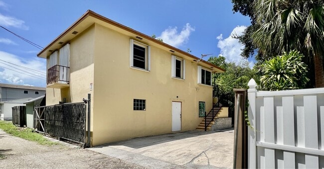 Building Photo - 1120 S Federal Hwy