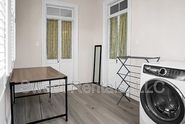 Building Photo - 6 Wentworth St