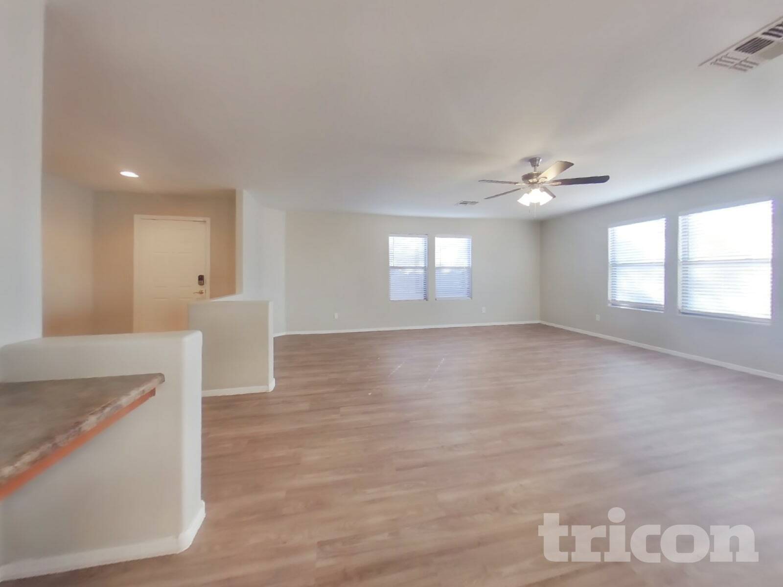 Building Photo - 39989 W Catherine Dr