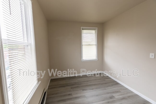 Building Photo - 154 Taylor St