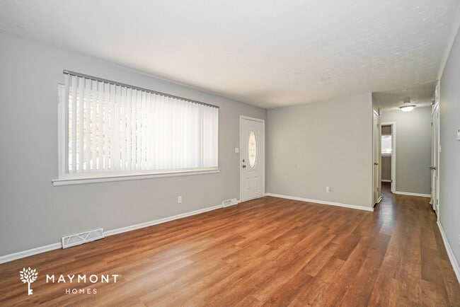 Building Photo - 1408 Lillian Ln