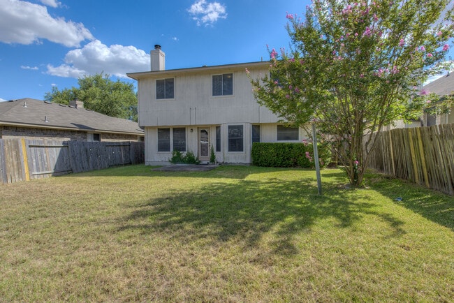Building Photo - Wow - Remodeled 3 bedroom 2.5 with Loft on...