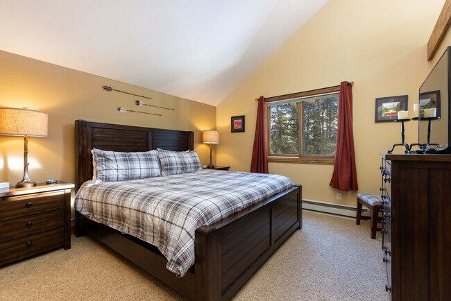 Building Photo - 157 Independence Cir