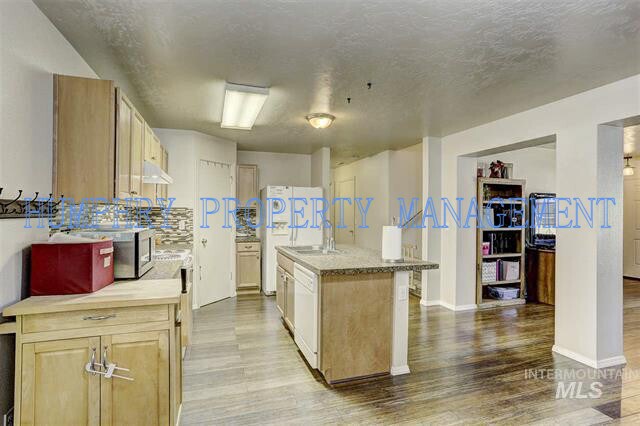 Building Photo - Boise 2101Sqft Great family home in Devonshire Subdivision