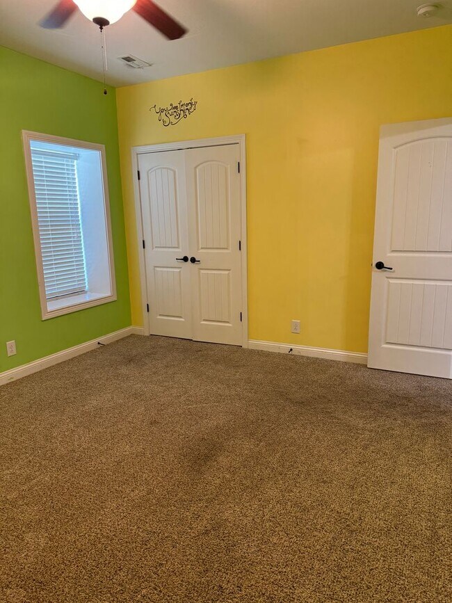 Building Photo - 1701 Winterhaven Ct