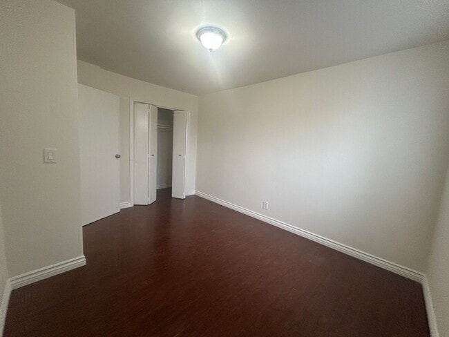 Building Photo - Spacious 2bed 1.5bath Apartment near Beach Blvd & Talbert Ave