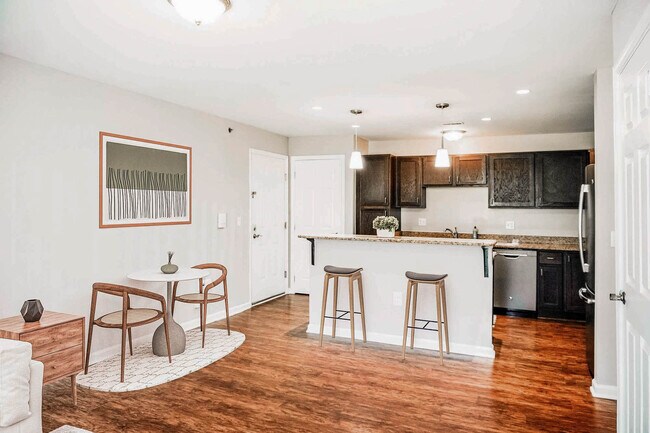 Interior Photo - Glencoe Oaks